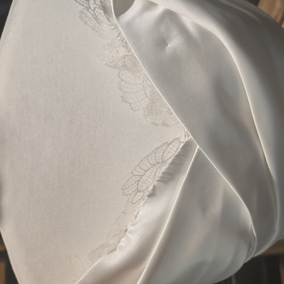 Ivory wedding dress - Picture 5 of 15